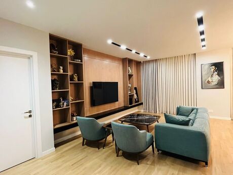 3 otaqlı yeni tikili - 8 Noyabr m. - 148 m²