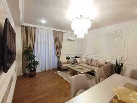4 otaqlı yeni tikili - Şah İsmayıl Xətai m. - 160 m²