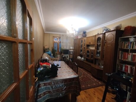 5 otaqlı köhnə tikili - Xətai r. - 120 m²