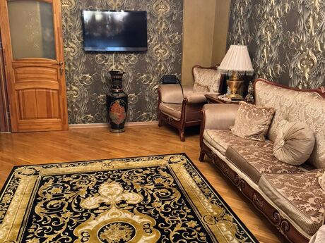 3 otaqlı köhnə tikili - Azadlıq Prospekti m. - 92 m²