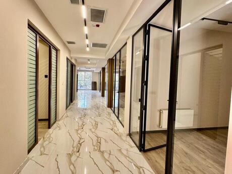 Obyekt - 8 Noyabr m. - 880 m²