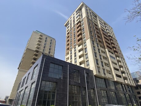 4 otaqlı yeni tikili - Şah İsmayıl Xətai m. - 143 m²