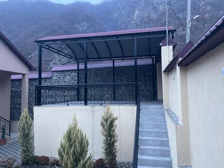 3 otaqlı həyət evi/bağ evi - Qax - 120 m²