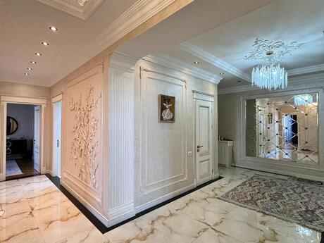 4 otaqlı yeni tikili - 8 Noyabr m. - 185 m²