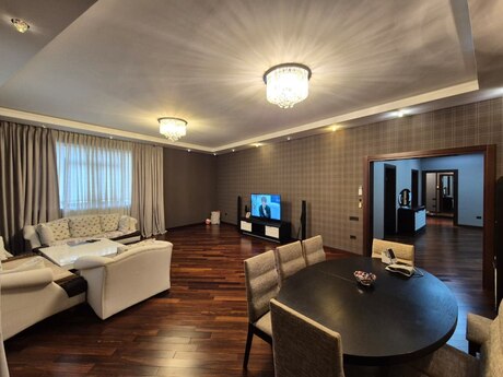 4 otaqlı yeni tikili - Nəsimi r. - 190 m²