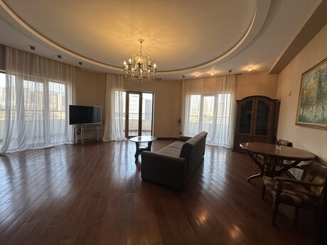 4 otaqlı yeni tikili - Sahil m. - 202 m²