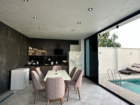 4 otaqlı həyət evi/bağ evi - Mərdəkan q. - 250 m²