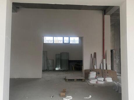 Obyekt - İnşaatçılar m. - 495 m²