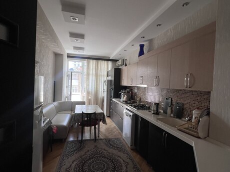 2-комн. новостройка - м. Иншаатчылар - 96 м²