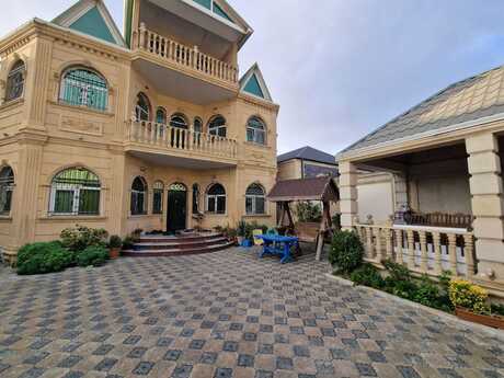 7 otaqlı həyət evi/bağ evi - Sabunçu q. - 300 m²