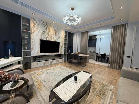 4 otaqlı yeni tikili - Ağ şəhər q. - 132 m²