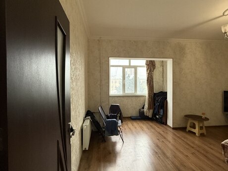 2 otaqlı köhnə tikili - Azadlıq Prospekti m. - 45 m²