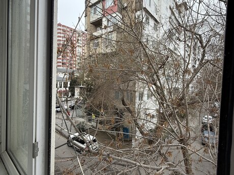 1 otaqlı köhnə tikili - Azadlıq Prospekti m. - 45 m²
