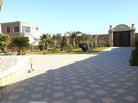 6 otaqlı həyət evi/bağ evi - Şüvəlan q. - 850 m²