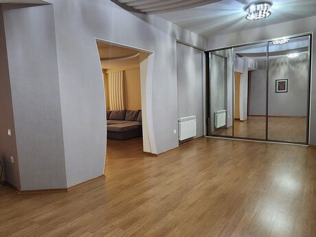 4 otaqlı yeni tikili - Nizami m. - 200 m²