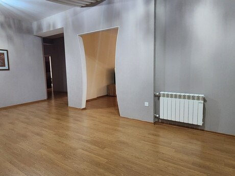 4 otaqlı yeni tikili - Nizami m. - 200 m²