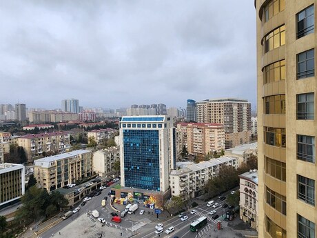 4 otaqlı yeni tikili - Nizami m. - 200 m²