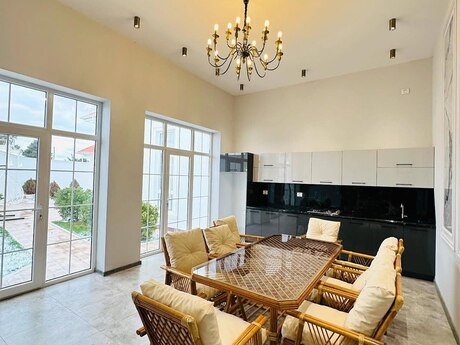 4 otaqlı həyət evi/bağ evi - Mərdəkan q. - 250 m²