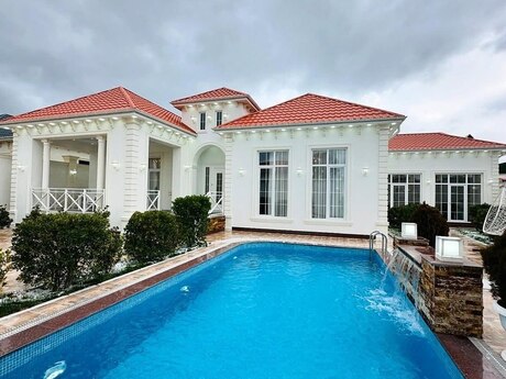 4 otaqlı həyət evi/bağ evi - Mərdəkan q. - 250 m²