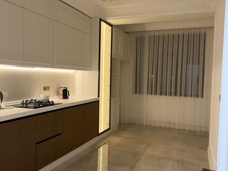 Elan №5727038 - Bakı, Gənclik m., 3 otaqlı, 119 m², 13/18 mərtəbə