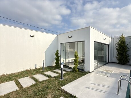 4 otaqlı həyət evi/bağ evi - Mərdəkan q. - 220 m²