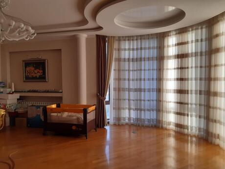 5 otaqlı mənzil, 270 m², 28 May: 650 000 ₼ 5
