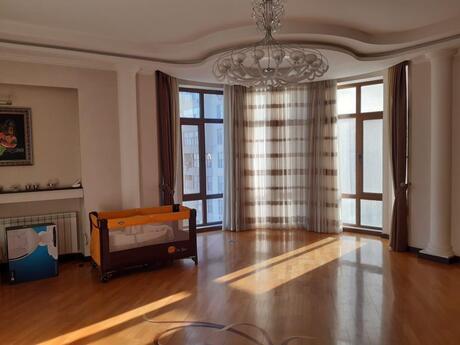 5 otaqlı yeni tikili - 28 May m. - 270 m²
