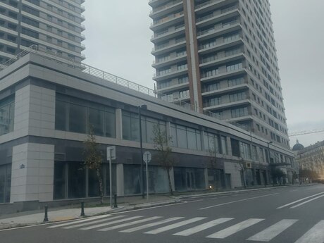 Obyekt - Ağ şəhər q. - 1800 m²