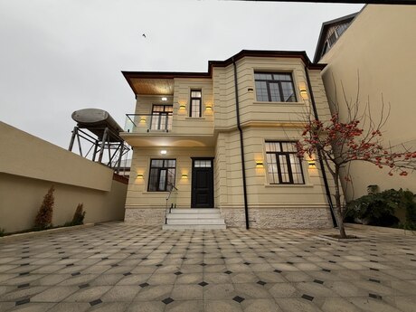 5 otaqlı həyət evi/bağ evi - Bakıxanov q. - 200 m²