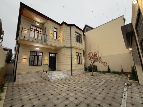 5 otaqlı həyət evi/bağ evi - Bakıxanov q. - 200 m²