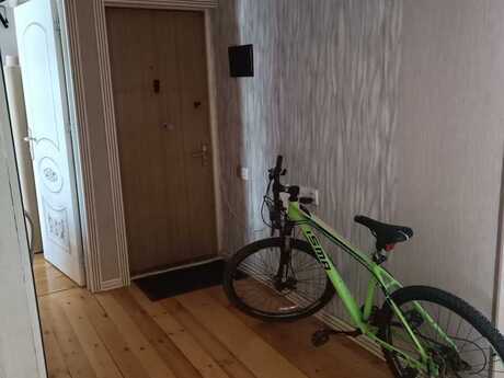 4 otaqlı köhnə tikili - İnşaatçılar m. - 100 m²