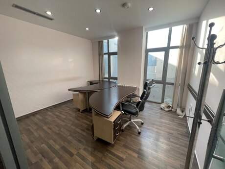 5 otaqlı ofis - 8 Noyabr m. - 281 m²