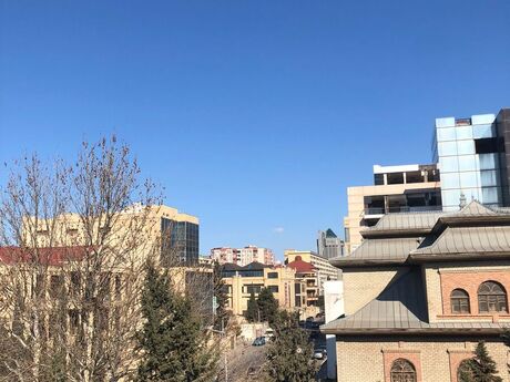 7 otaqlı həyət evi/bağ evi - Gənclik m. - 500 m²