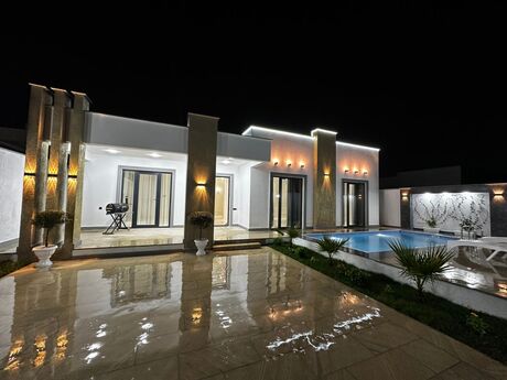 4 otaqlı həyət evi/bağ evi - Şüvəlan q. - 165 m²