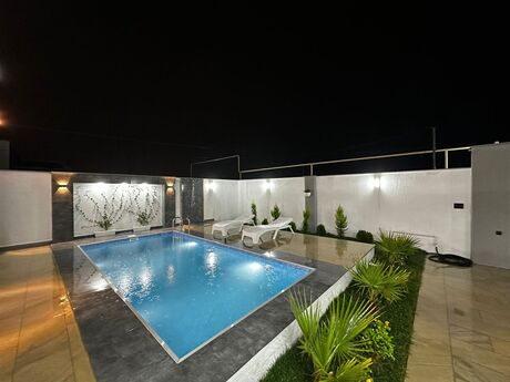 4 otaqlı həyət evi/bağ evi - Şüvəlan q. - 165 m²
