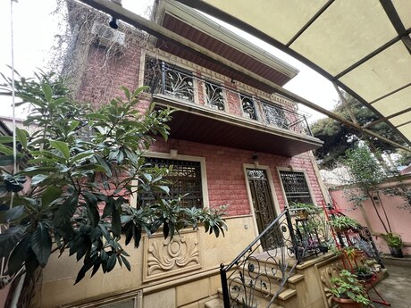 5 otaqlı həyət evi/bağ evi - Avtovağzal m. - 220 m²