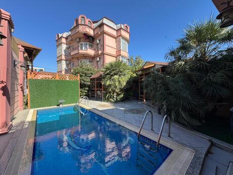 8 otaqlı həyət evi/bağ evi - Badamdar q. - 400 m²