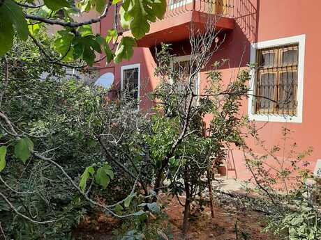 8 otaqlı həyət evi/bağ evi - Nəsimi m. - 250 m²