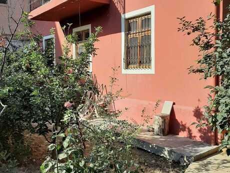 8 otaqlı həyət evi/bağ evi - Nəsimi m. - 250 m²