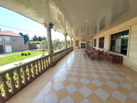6 otaqlı həyət evi/bağ evi - Mərdəkan q. - 700 m²
