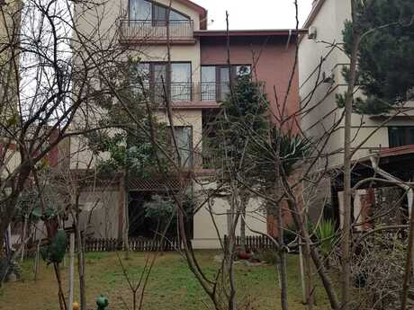 8 otaqlı həyət evi/bağ evi - Badamdar q. - 550 m²