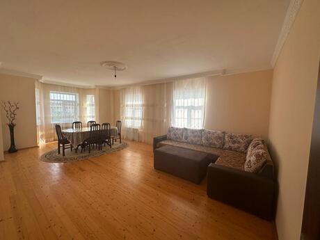 4 otaqlı həyət evi/bağ evi - Türkan q. - 135 m²