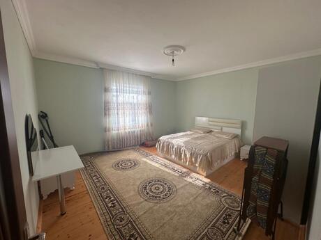 4 otaqlı həyət evi/bağ evi - Türkan q. - 135 m²