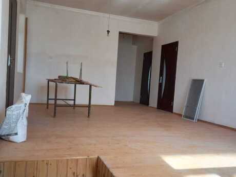 7 otaqlı həyət evi/bağ evi - Binə q. - 240 m²