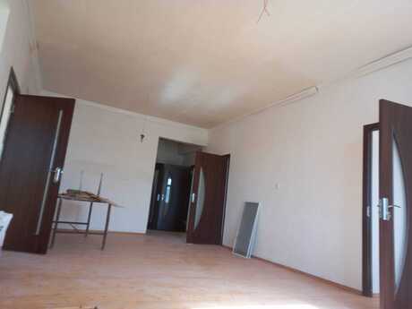 7 otaqlı həyət evi/bağ evi - Binə q. - 240 m²