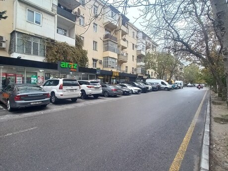 2 otaqlı köhnə tikili - Elmlər Akademiyası m. - 60 m²
