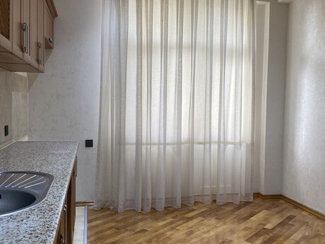 3-комн. новостройка - м. Ази Асланов - 124 м²
