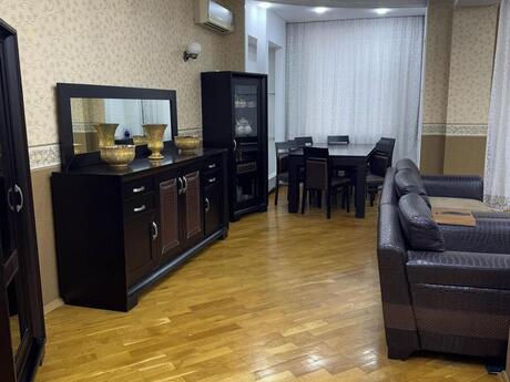 4 otaqlı yeni tikili - Memar Əcəmi m. - 167 m²