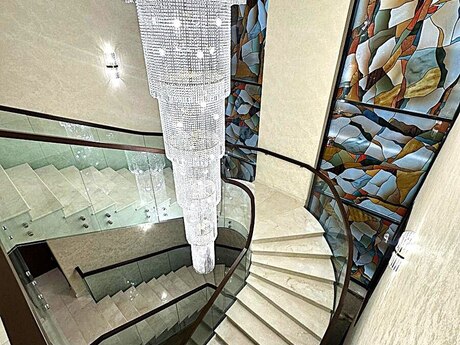 6 otaqlı həyət evi/bağ evi - Gənclik m. - 650 m²