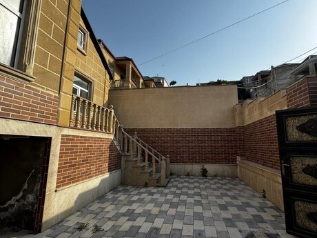 4 otaqlı həyət evi/bağ evi - Bakıxanov q. - 95 m²